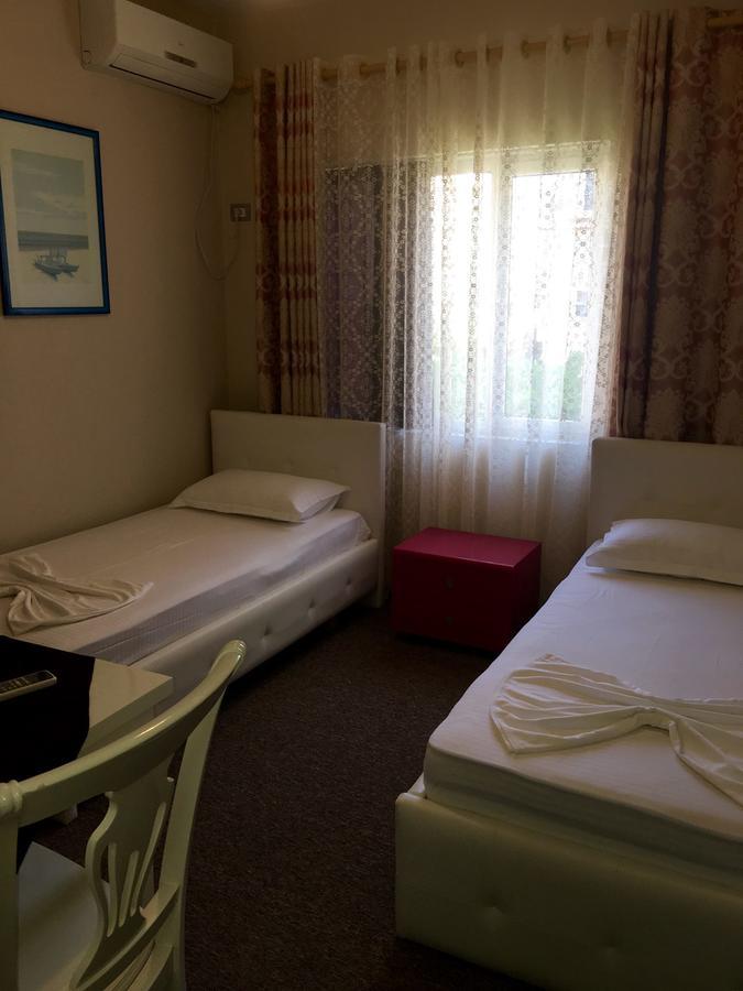 British Hotel Himarë Eksteriør billede